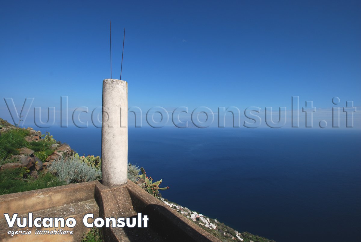 Casa rossa Alicudi