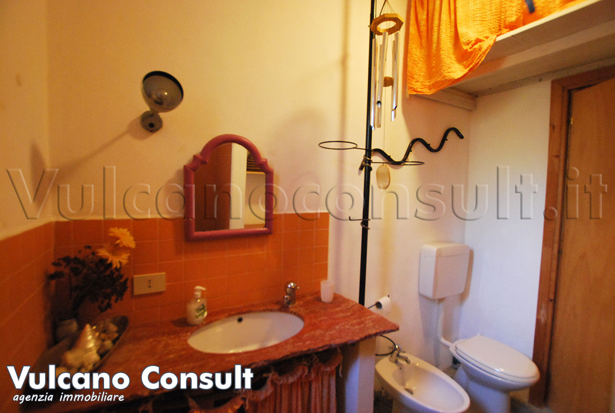 Casa tipica vista mare Alicudi