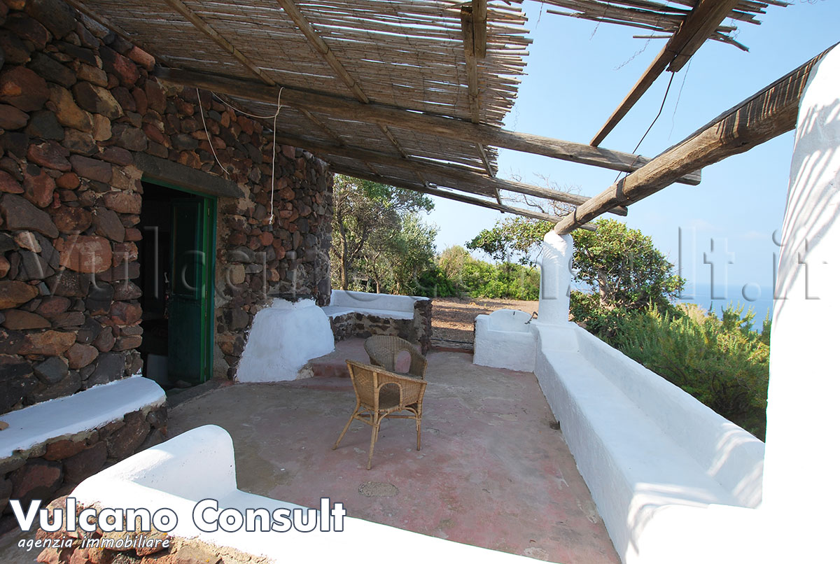 Casetta tipica eoliana Siccagni Filicudi