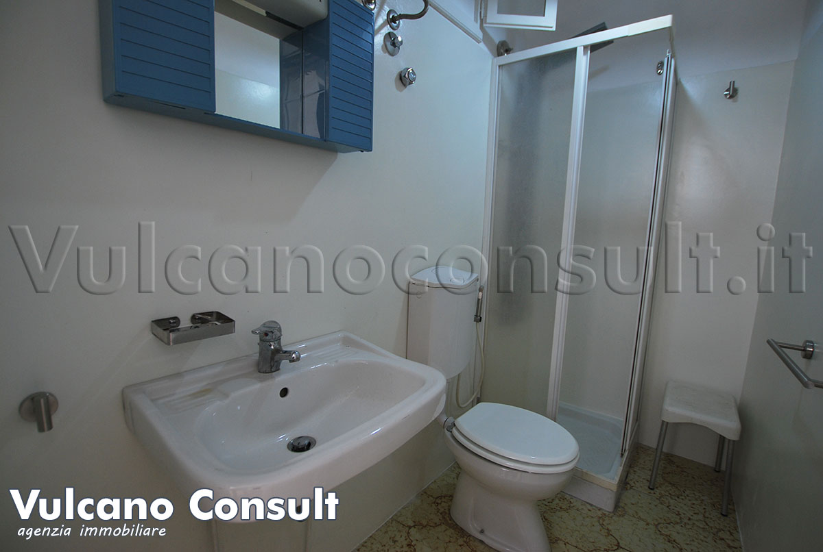 Bagno con doccia