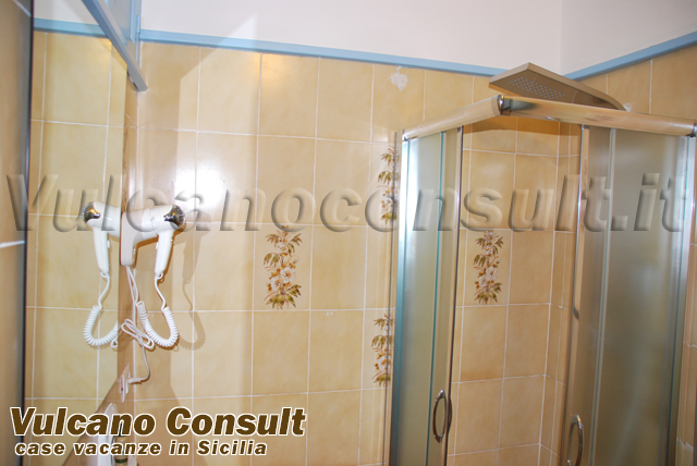 Bagno con doccia