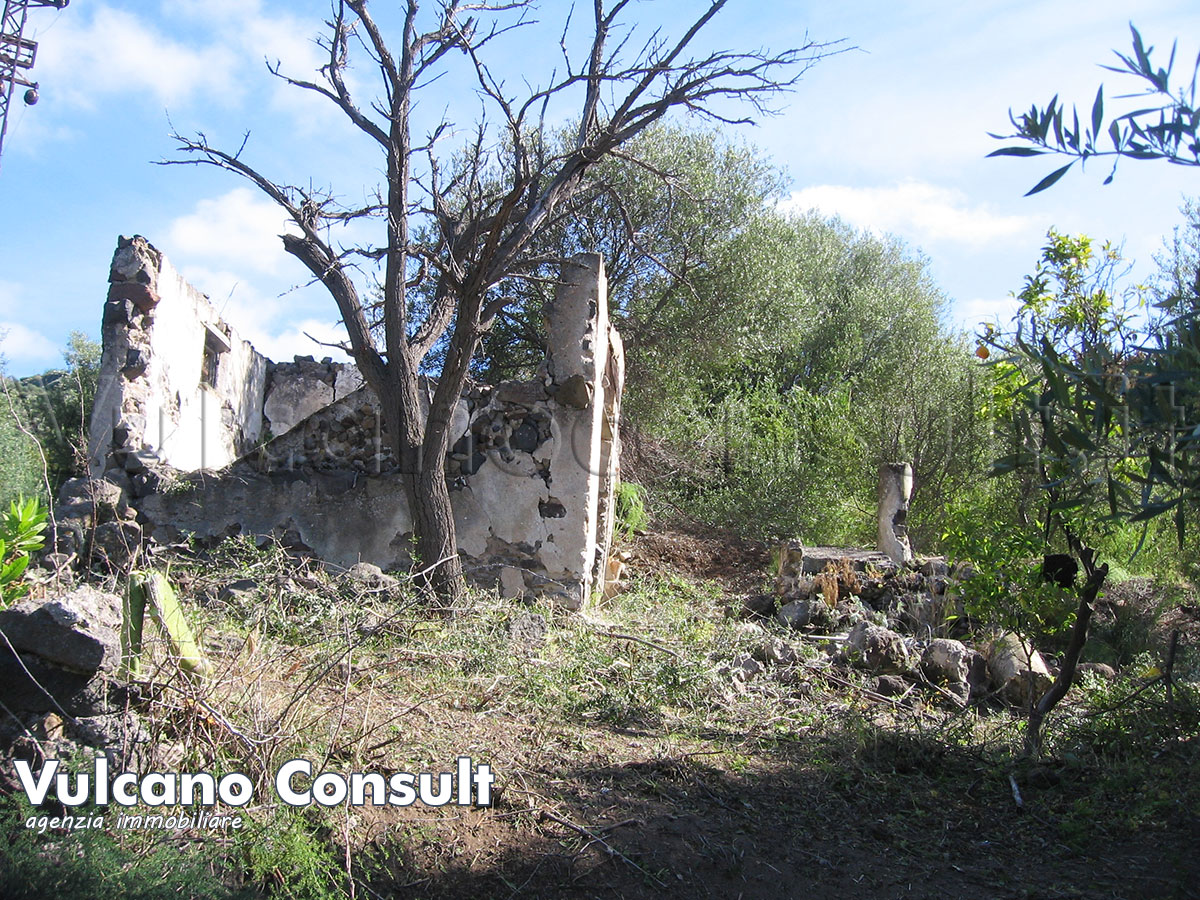 Rudere con terreno Santa Margherita Lipari