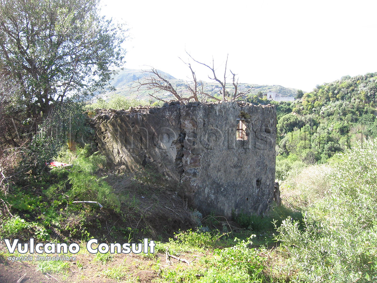 Rudere con terreno Santa Margherita Lipari