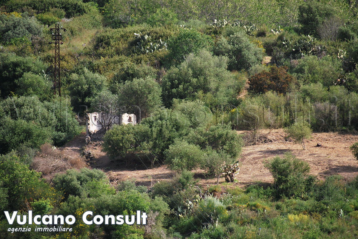 Rudere con terreno Santa Margherita Lipari
