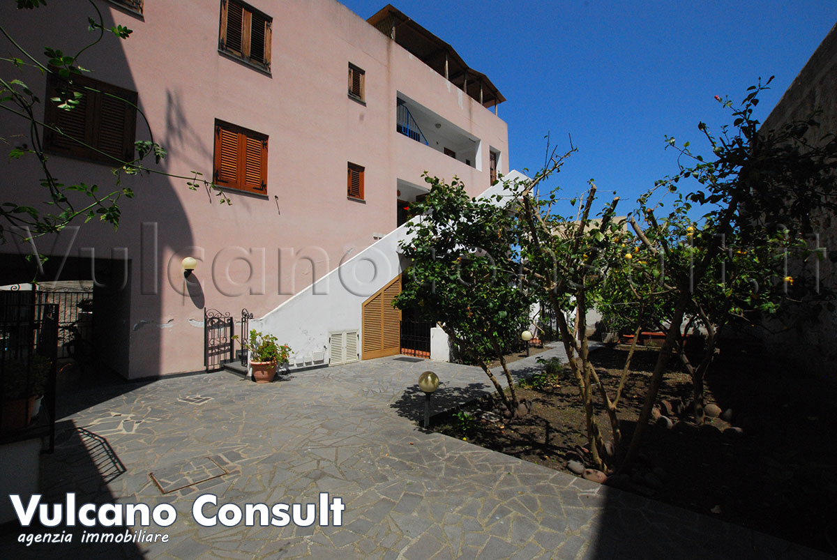 Vendesi isola di Lipari Canneto appartamento