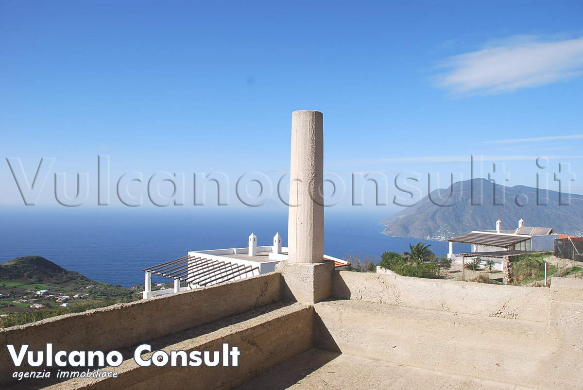 for sale property to be renovated on Quattropani Lipari