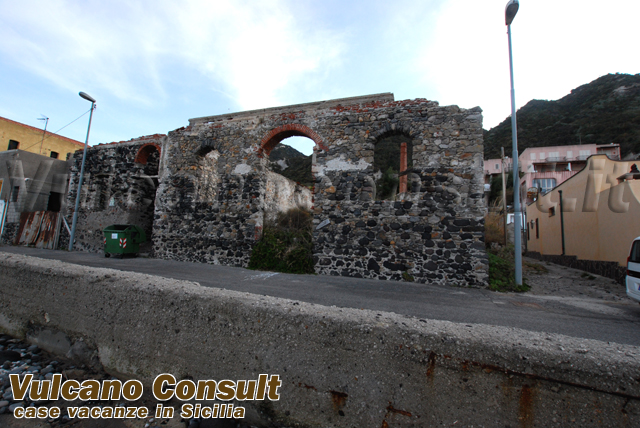 Fabbricato sul mare Acquacalda Lipari