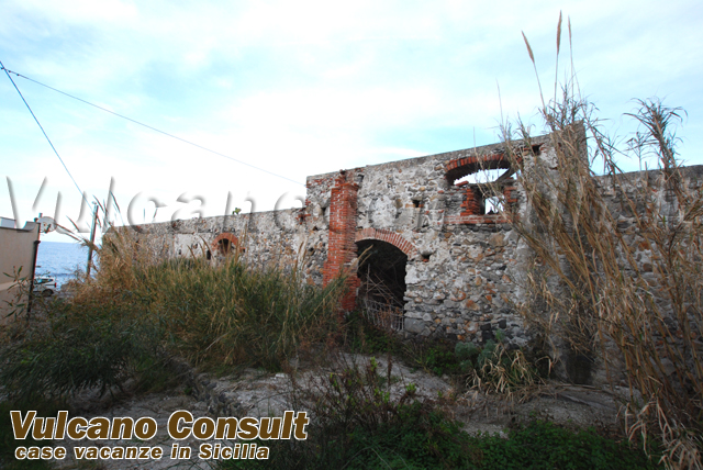 Fabbricato sul mare Acquacalda Lipari