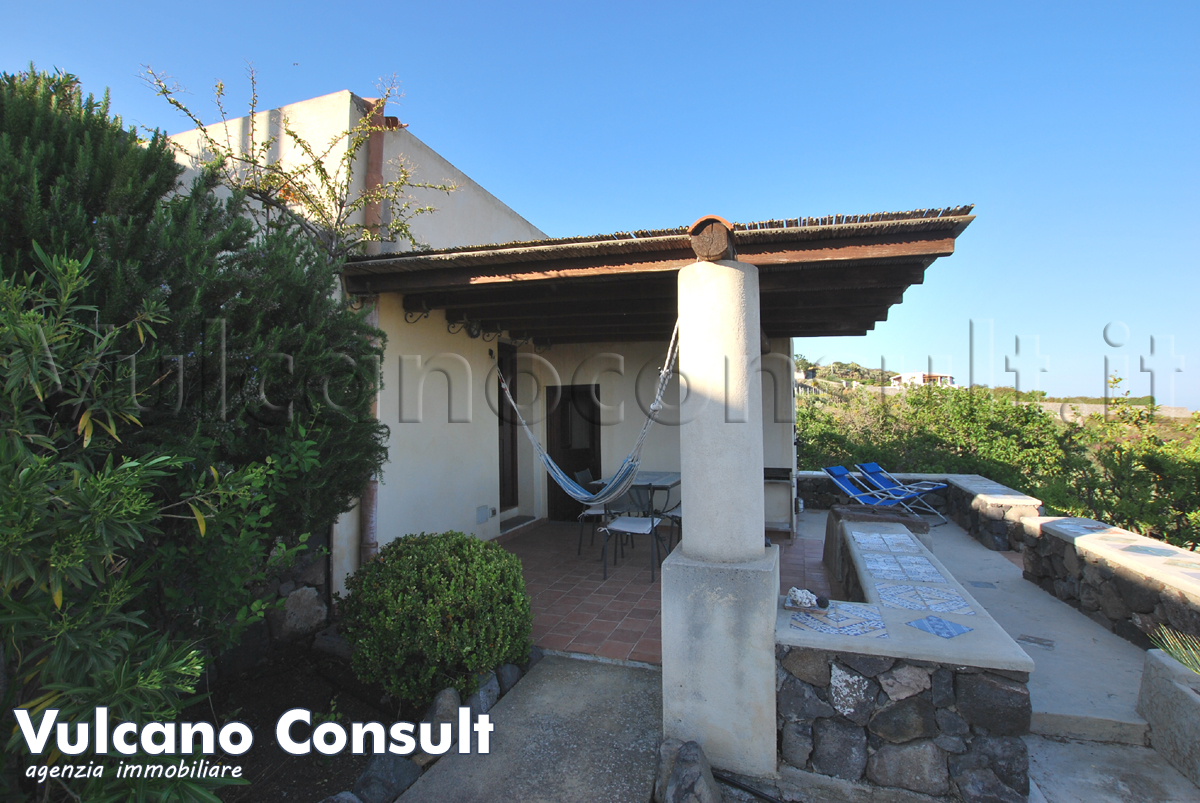 Small typical villa in Lipari, S. Margherita area