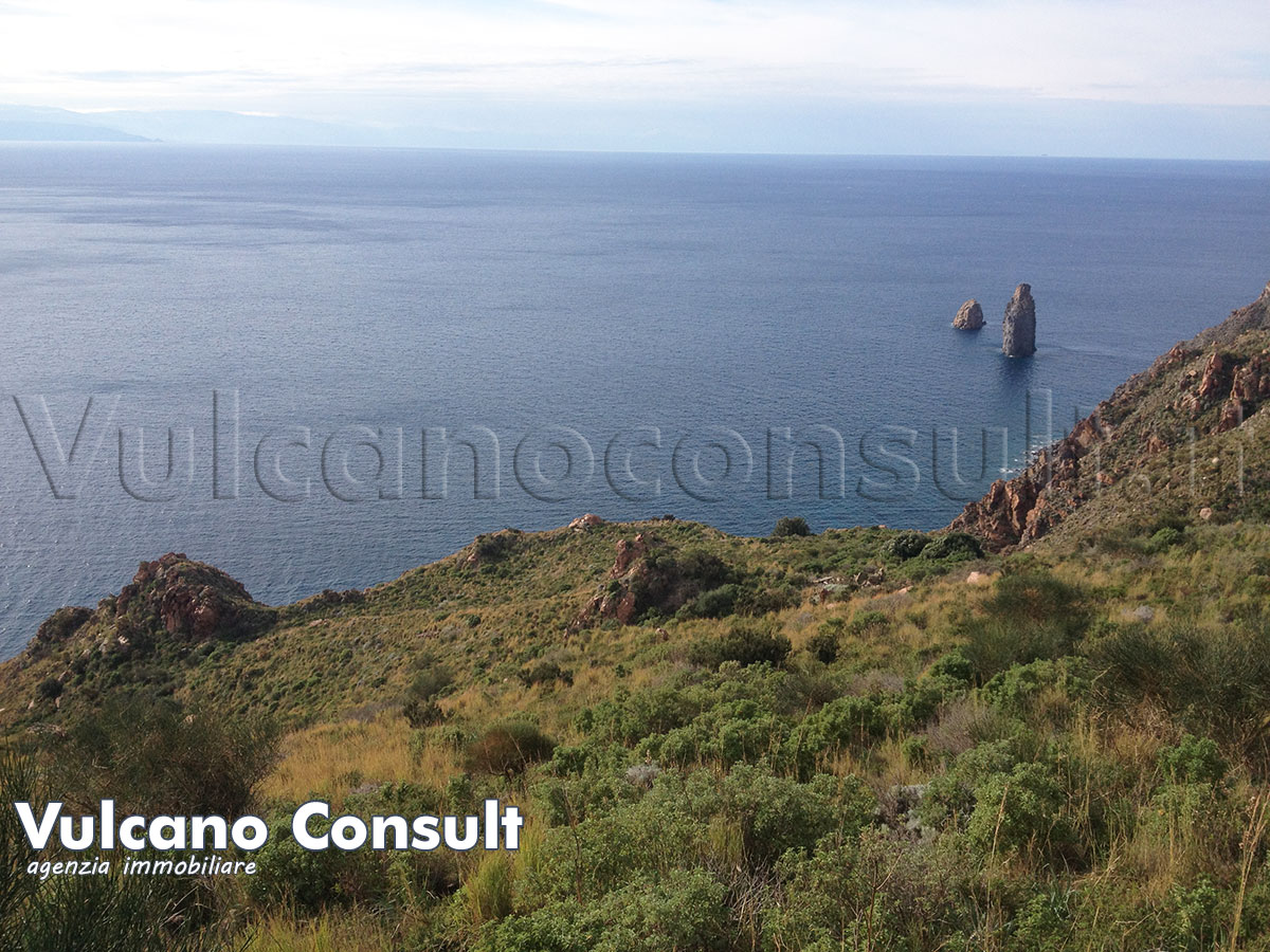 Rudere Cappero Capistello Lipari con 35.000 metri di terreno