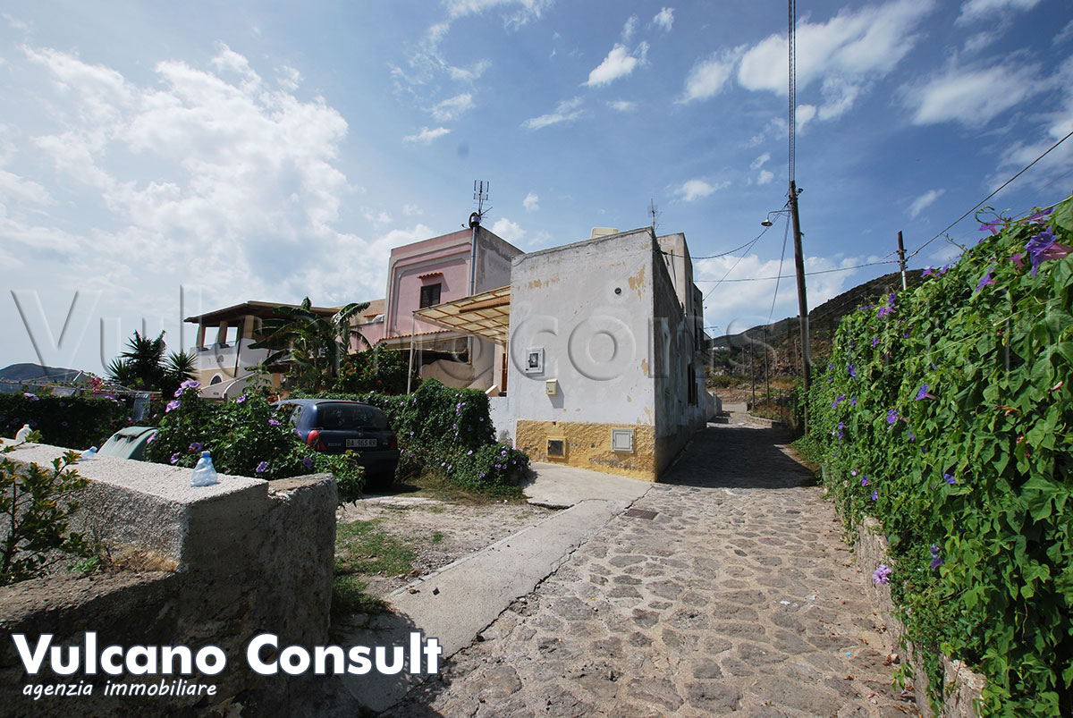strada di accesso/posto auto