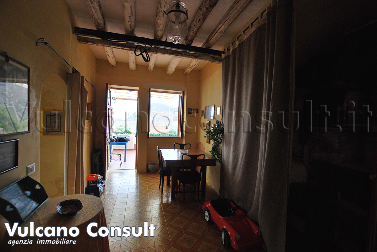 Vendesi casa golia Canneto Lipari 