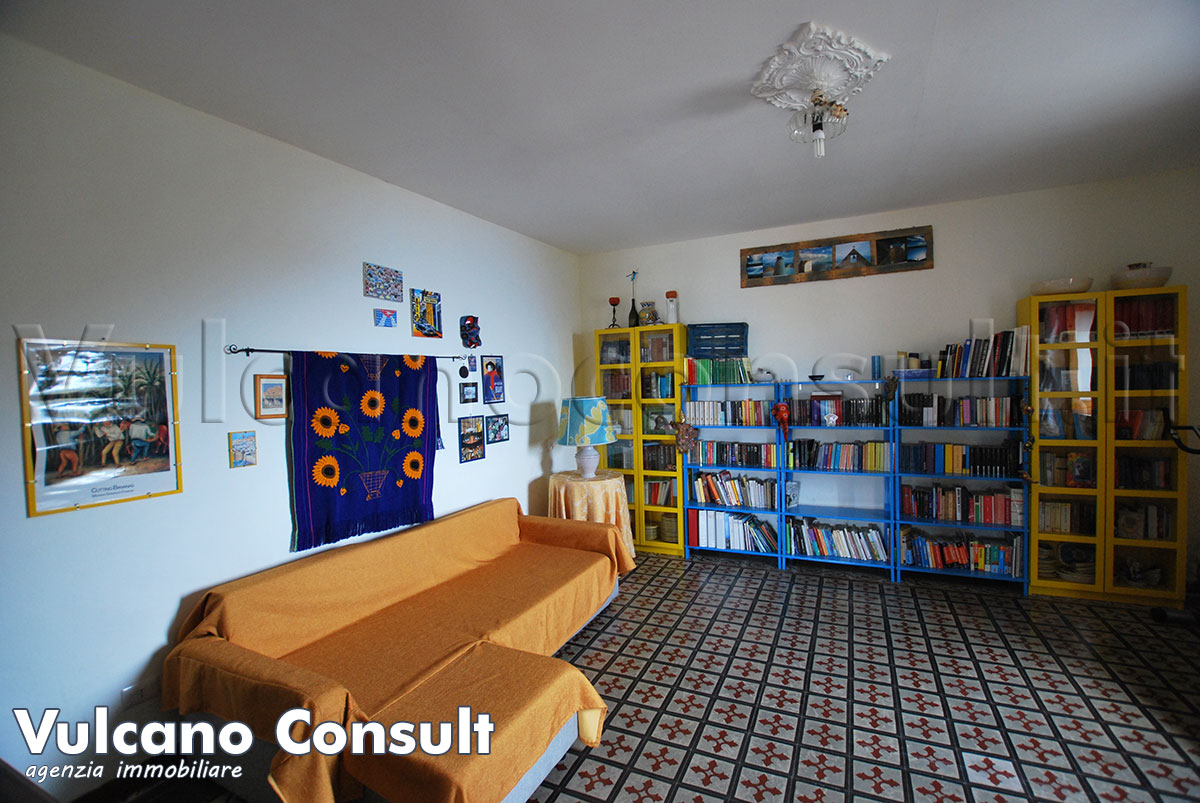 Vendesi casa golia Canneto Lipari 