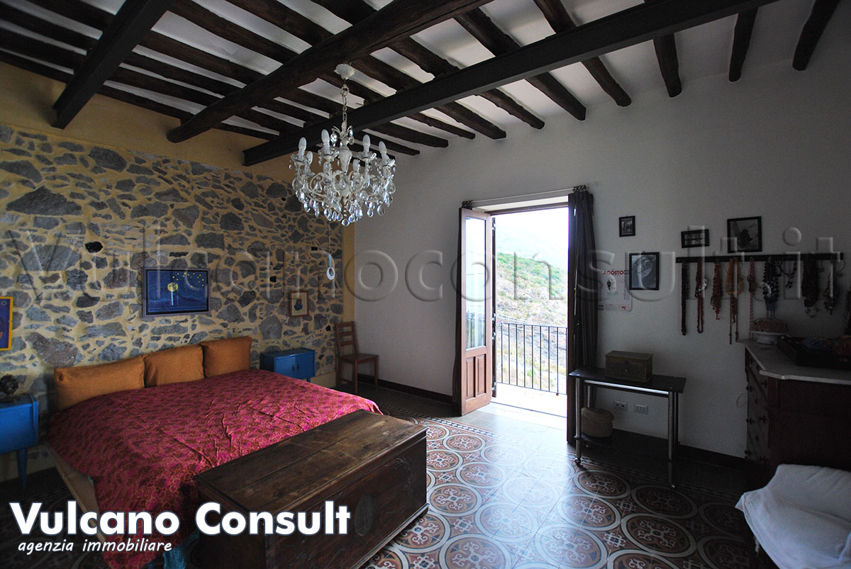 Vendesi casa golia Canneto Lipari 