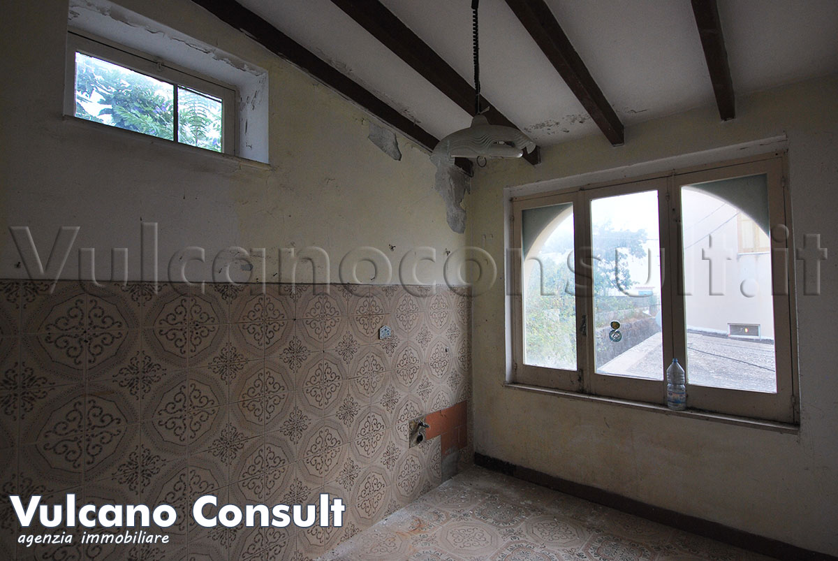 Vendesi casa Nazario Sauro Canneto Lipari