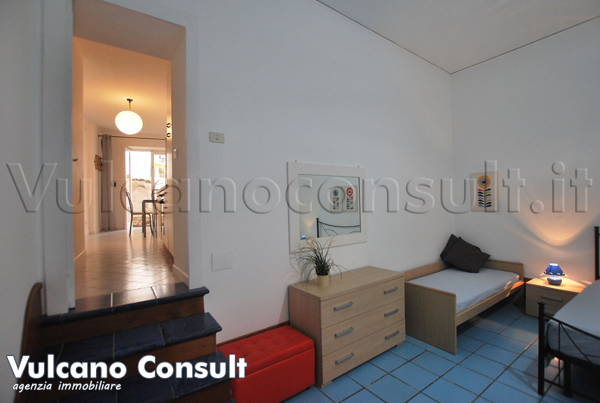 Vendesi fabbricato via roma Lipari