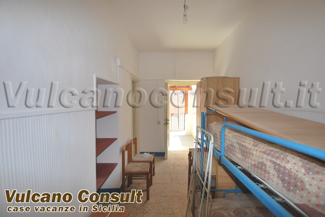 Vendesi casa via Mazzini Canneto Lipari