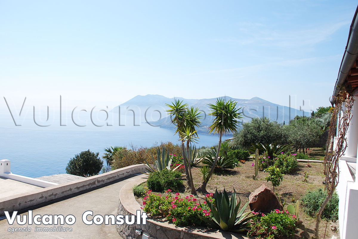 vendesi villa Cappero Lipari