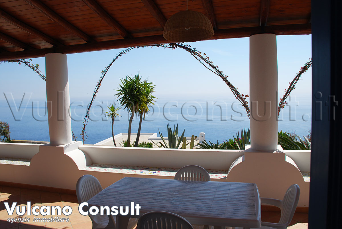 vendesi villa Cappero Lipari
