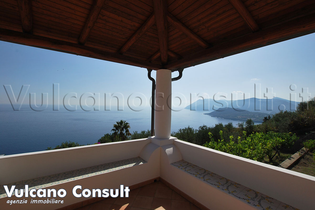 vendesi villa Cappero Lipari