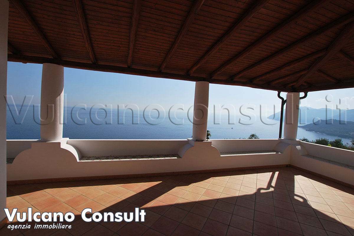 vendesi villa Cappero Lipari