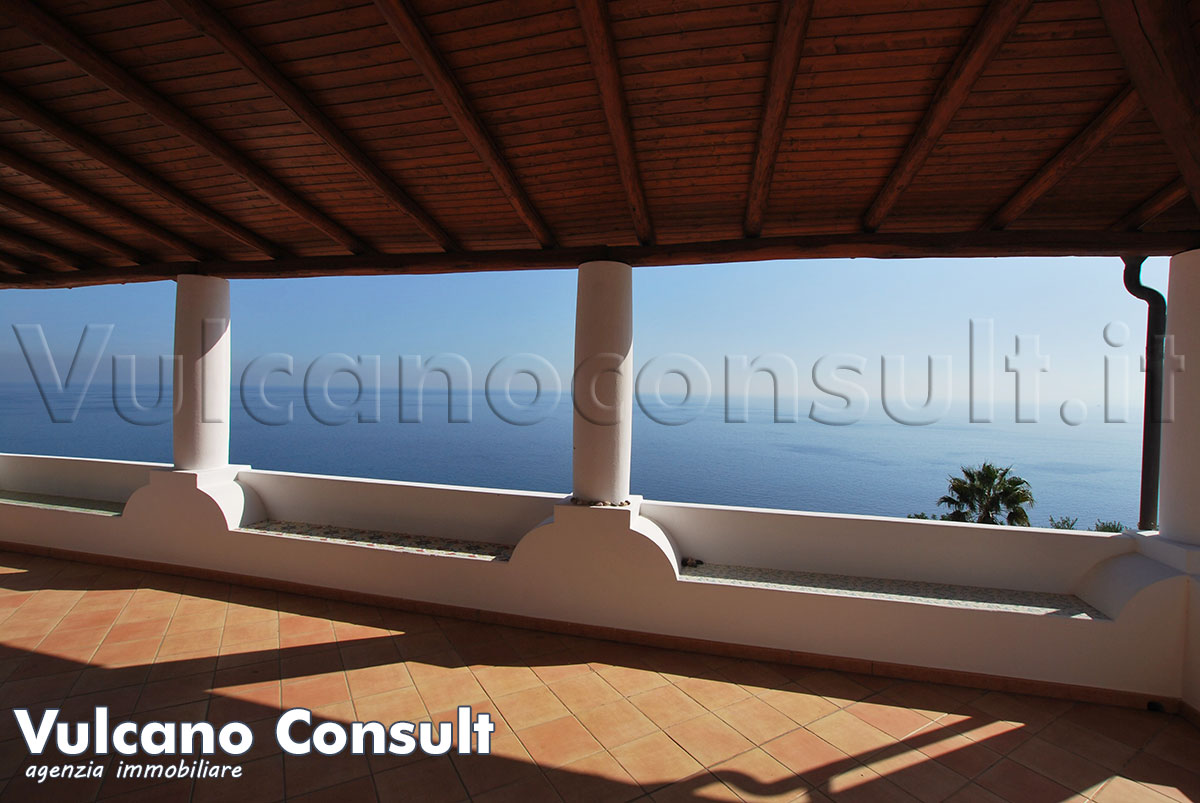 vendesi villa Cappero Lipari