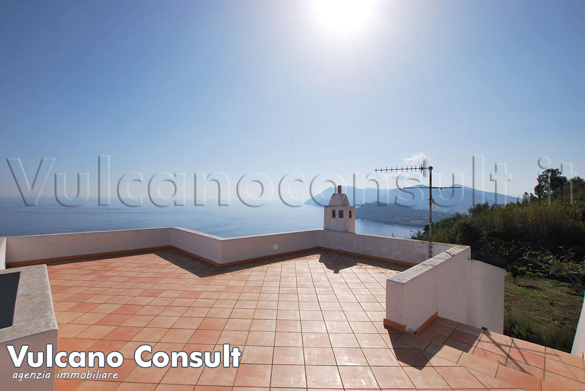 vendesi villa Cappero Lipari