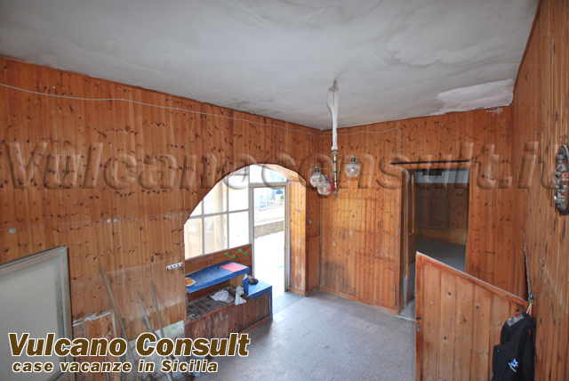 Vendesi fabbricato vista mare Acquacalda Lipari