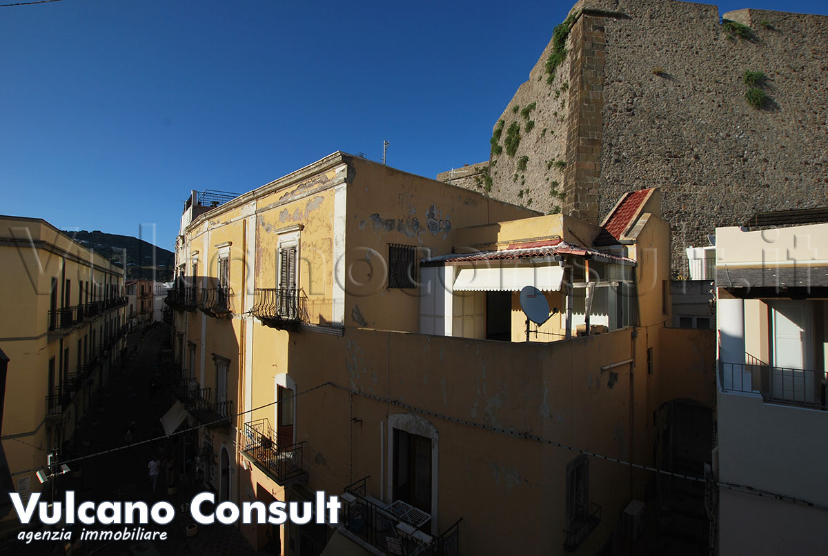 Appartamento secondo piano centro Lipari