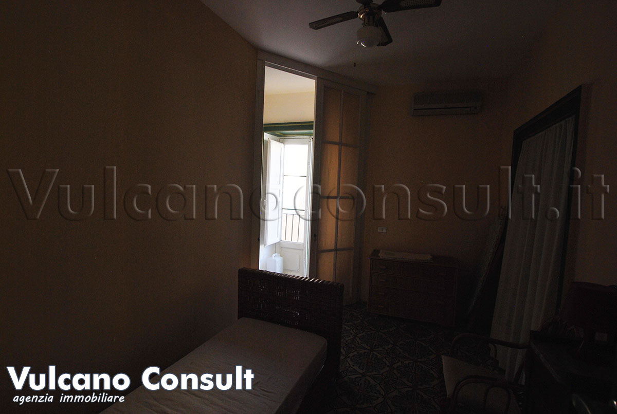 Appartamento secondo piano centro Lipari
