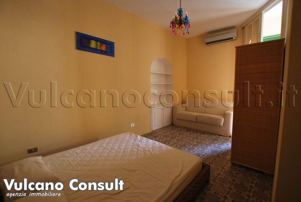 Appartamento secondo piano centro Lipari