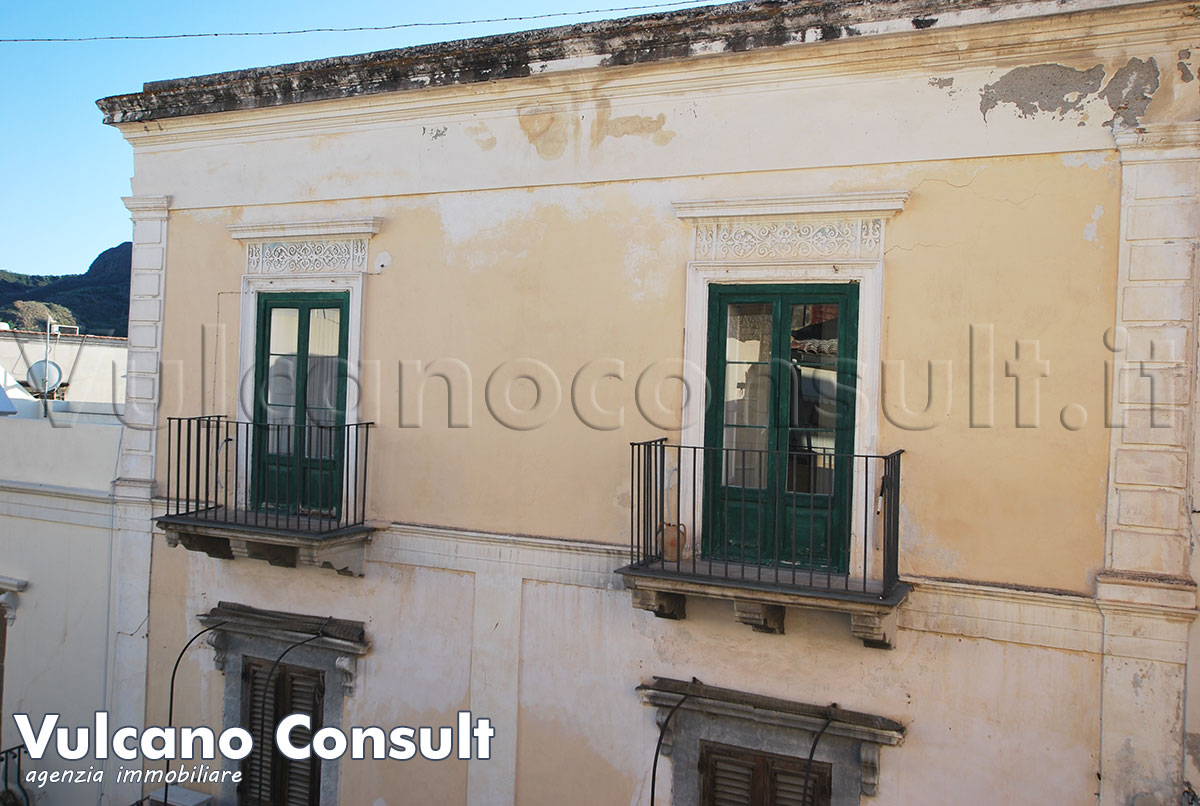 Appartamento secondo piano centro Lipari