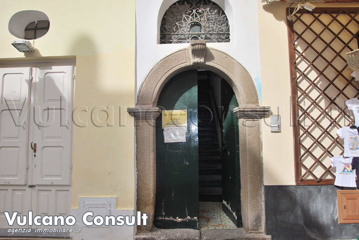 Appartamento secondo piano centro Lipari