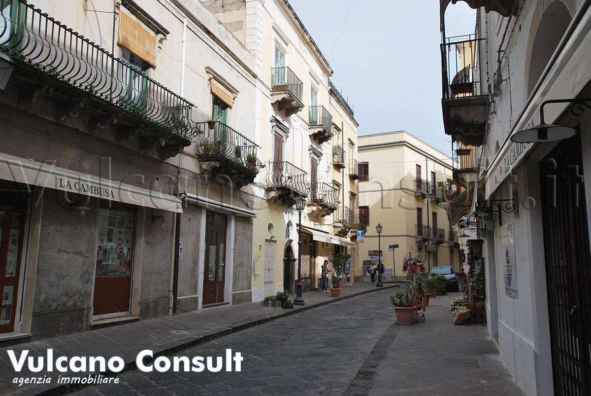 Appartamento secondo piano centro Lipari