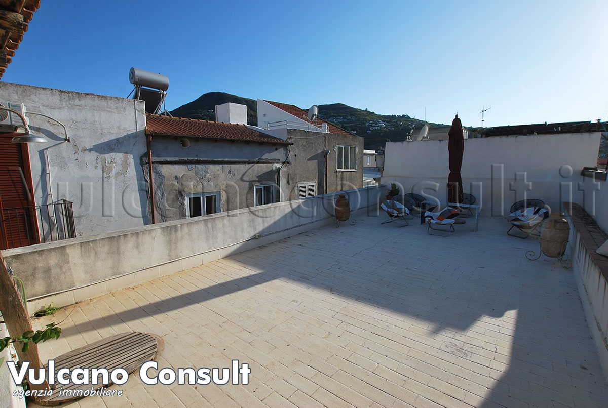 Appartamento secondo piano centro Lipari