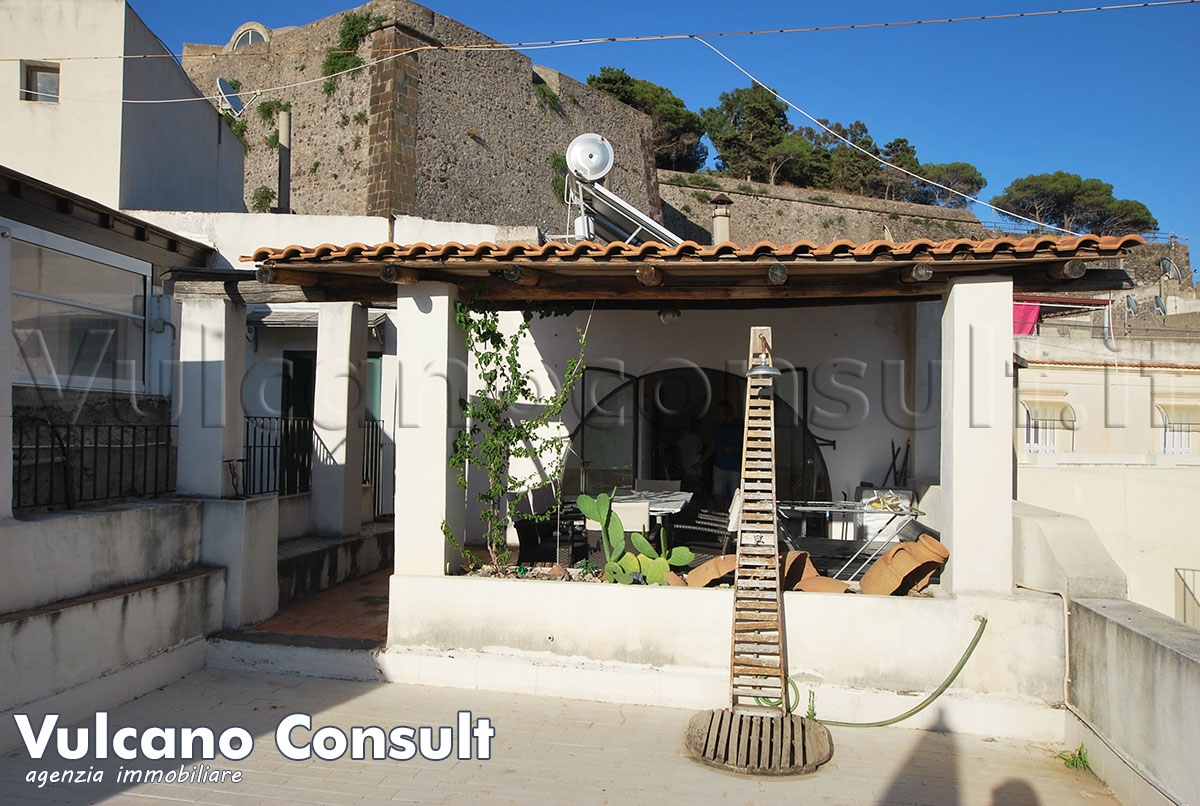 Appartamento secondo piano centro Lipari