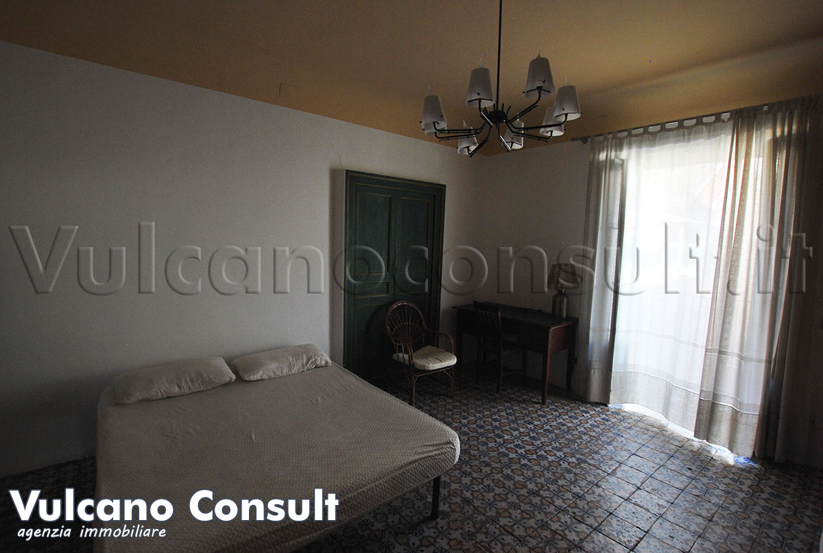 Appartamento secondo piano centro Lipari