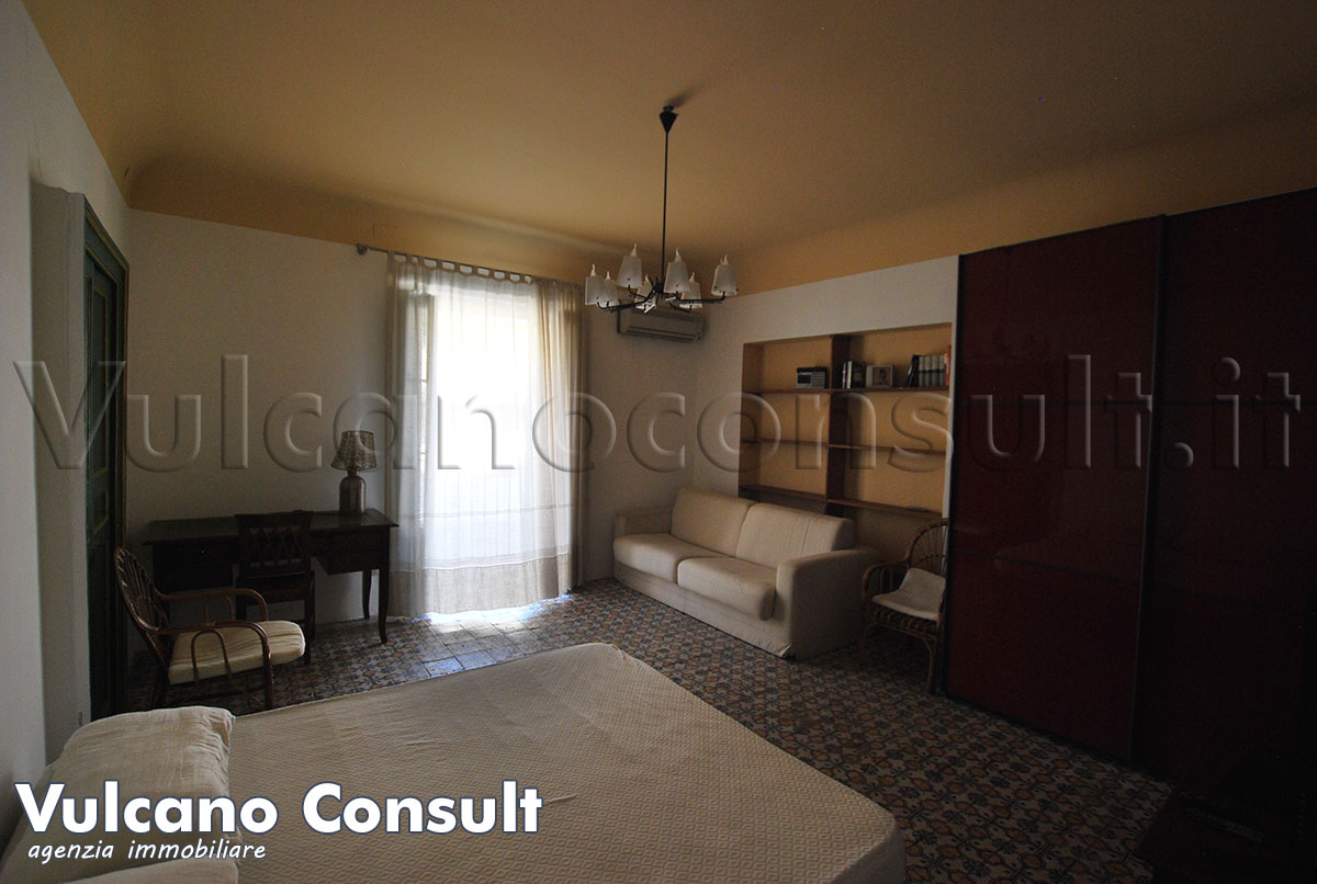 Appartamento secondo piano centro Lipari