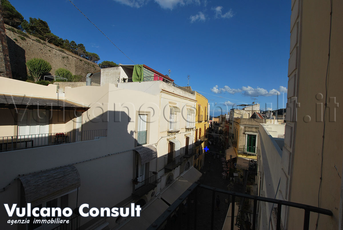 Appartamento secondo piano centro Lipari