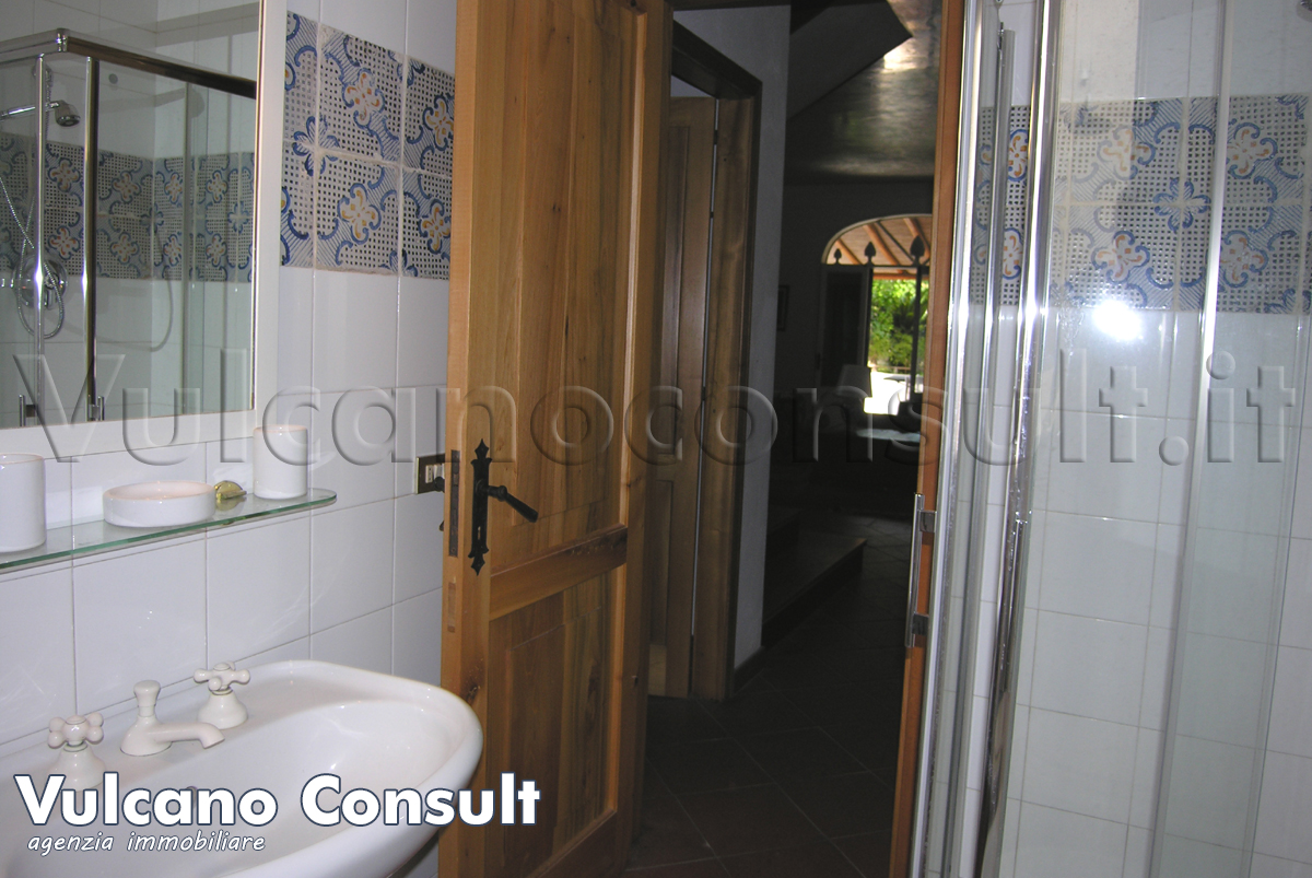 Bagno con doccia