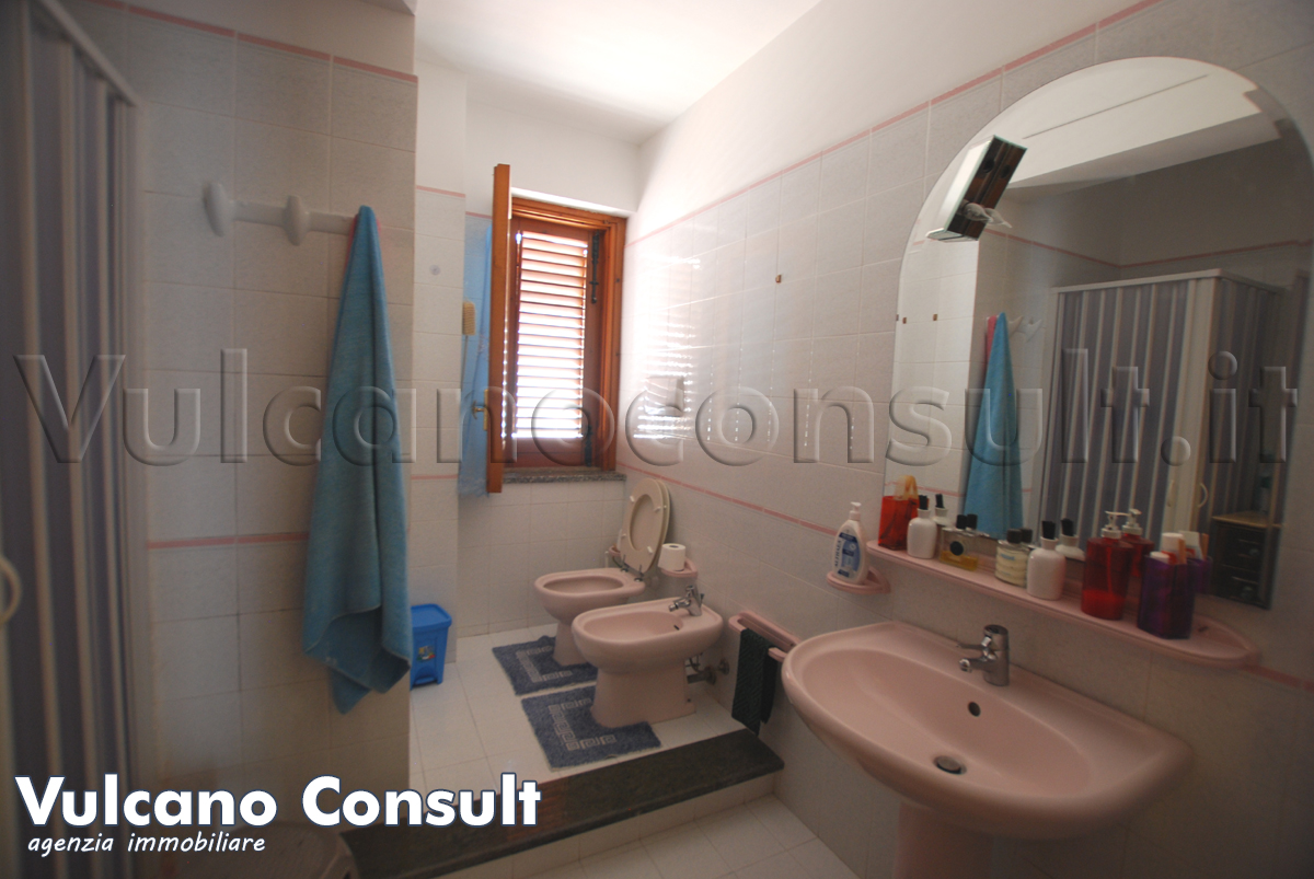 Bagno con doccia Bagno con doccia