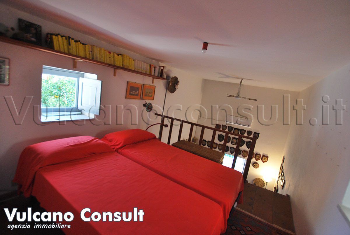Soppalco con letto matrimoniale