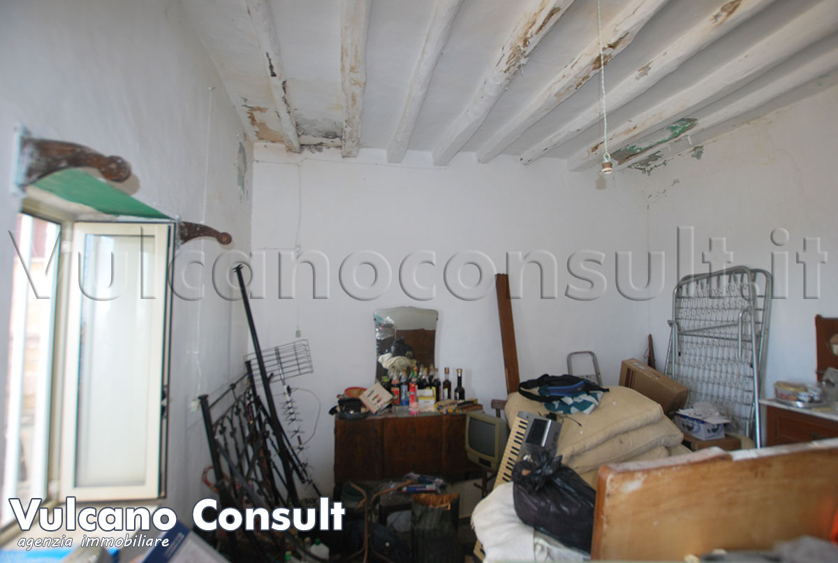 Fabbricato con terreno Lami Lipari