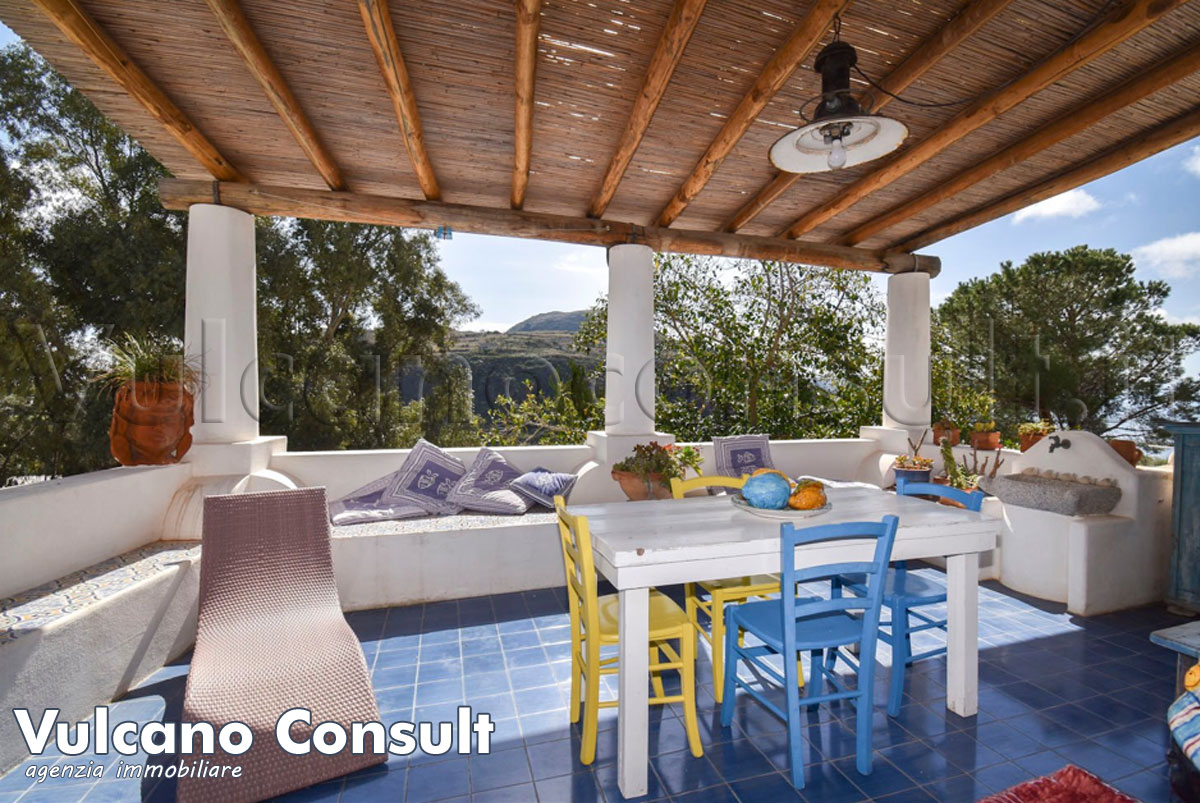 Vendesi casa indipendente Valle Muria Lipari