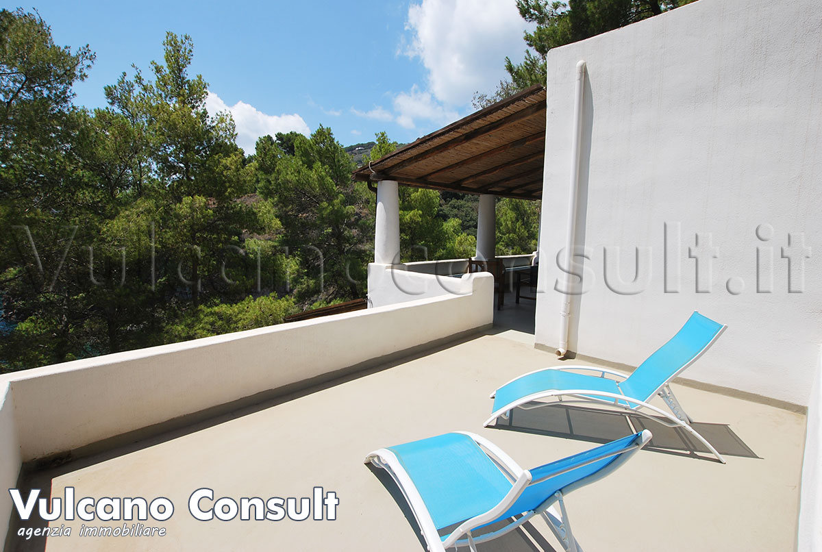 Ville sul mare Capistello Lipari