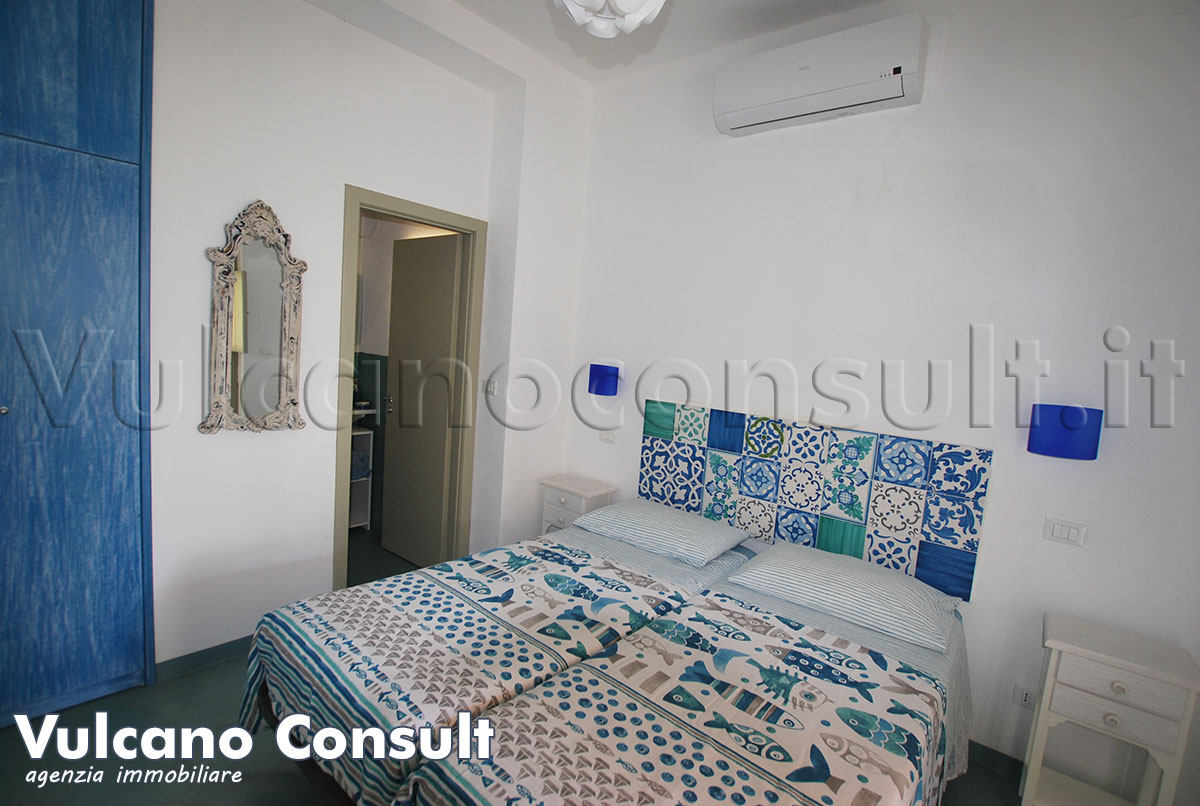 Ville sul mare Capistello Lipari