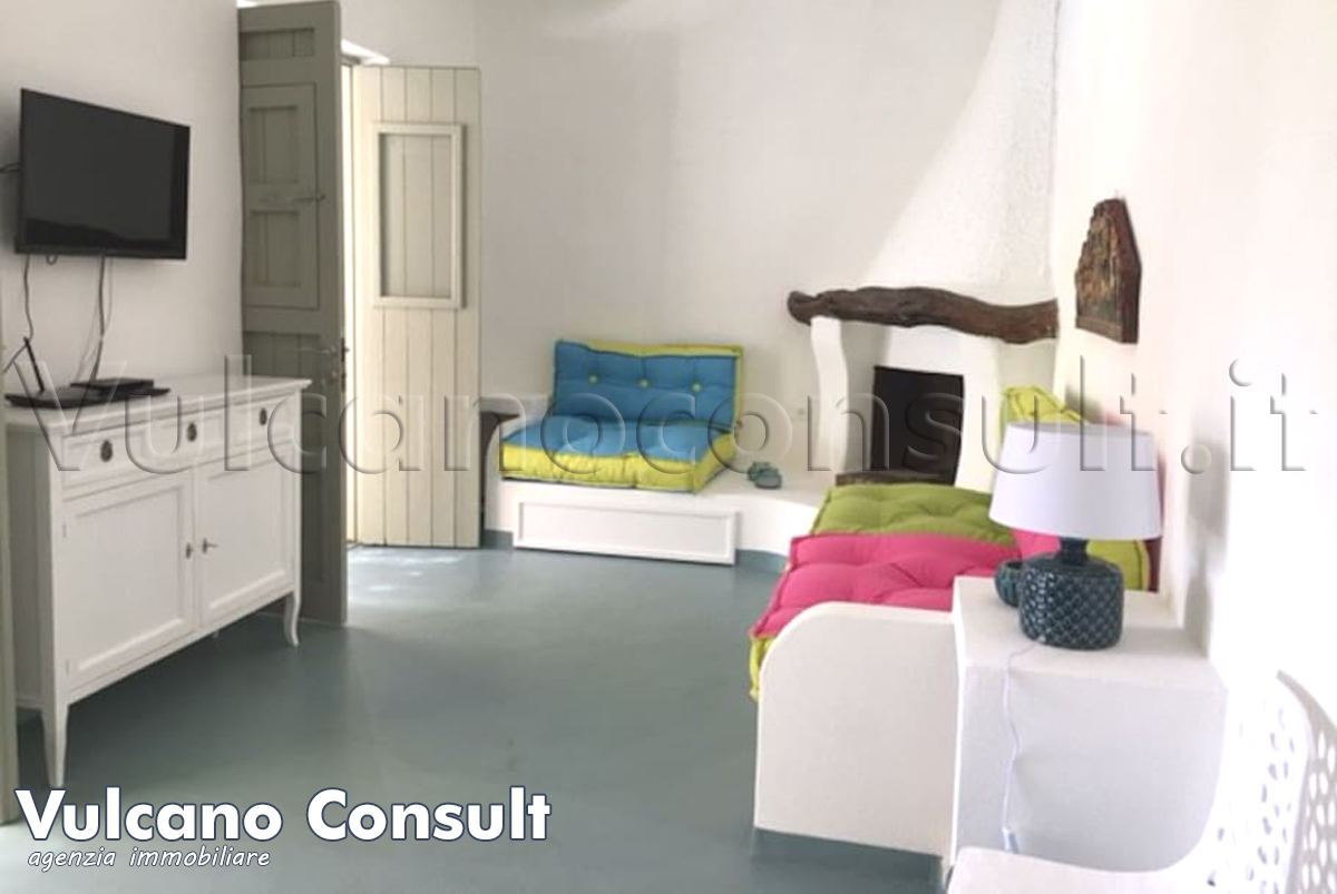 Ville sul mare Capistello Lipari