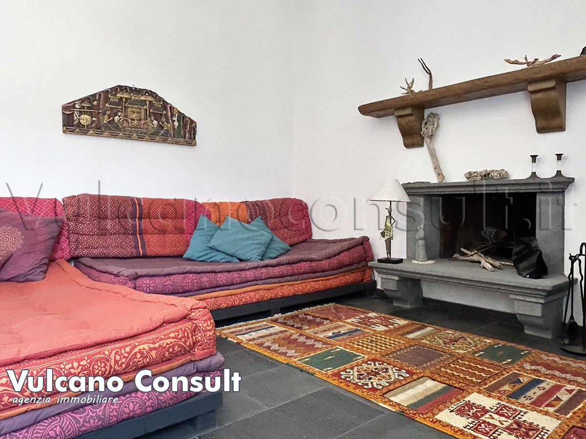 Ville sul mare Capistello Lipari