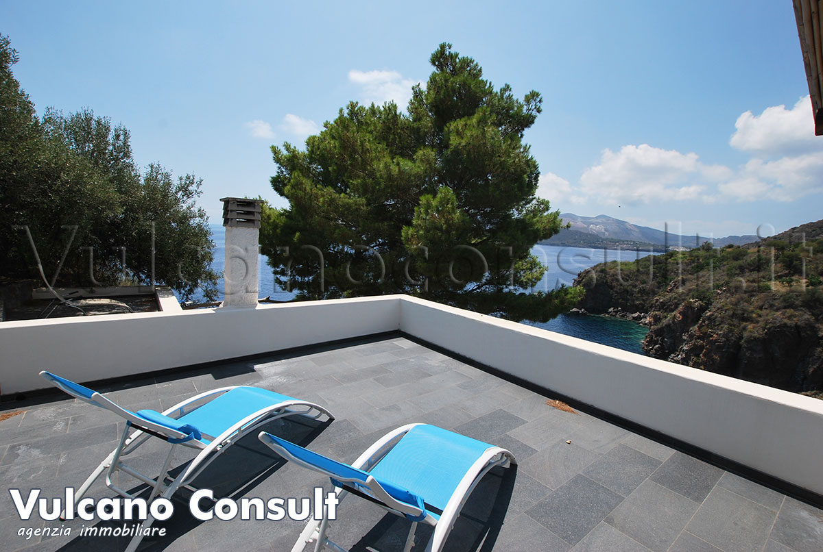 Ville sul mare Capistello Lipari