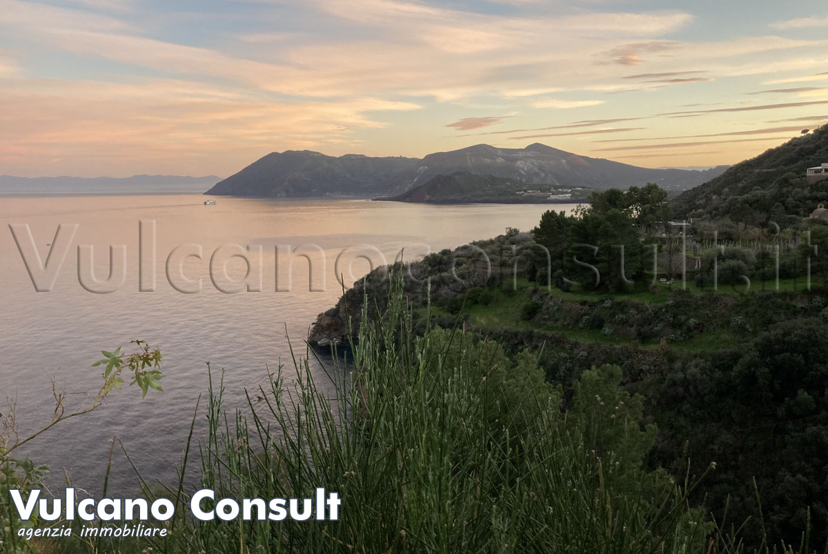 Ville sul mare Capistello Lipari